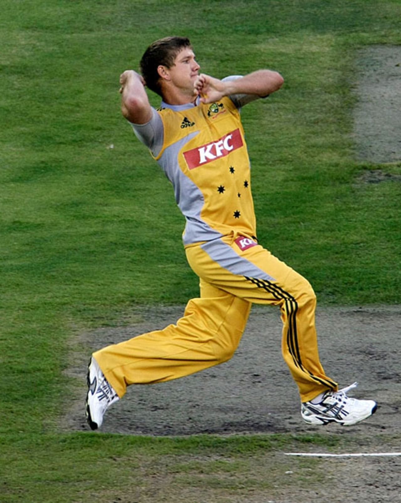James Hopes at the top of his run-up, Australia v India, Twenty20 international, Melbourne, February 1, 2008
