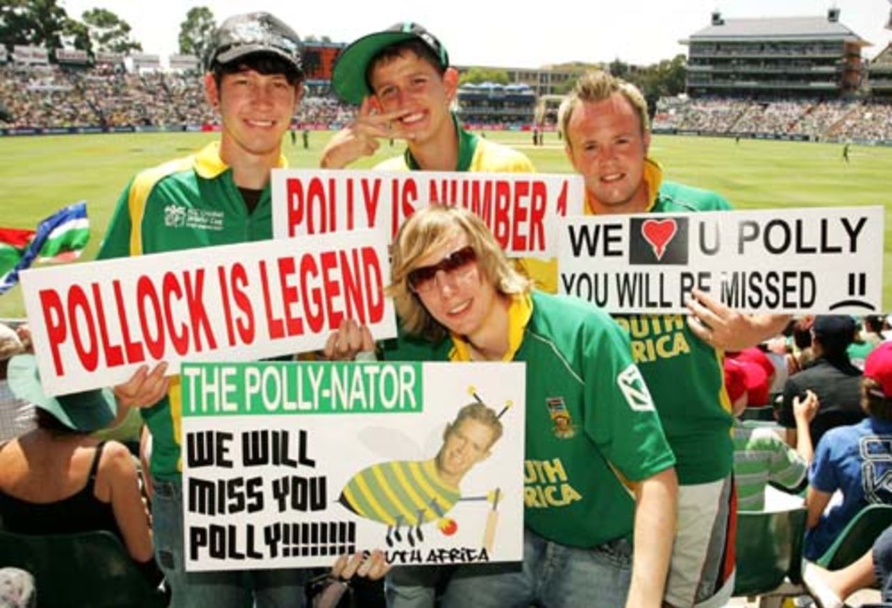 Fans express their thoughts on Shaun Pollock, South Africa v West Indies, 5th ODI, Johannesburg, February 3, 2008