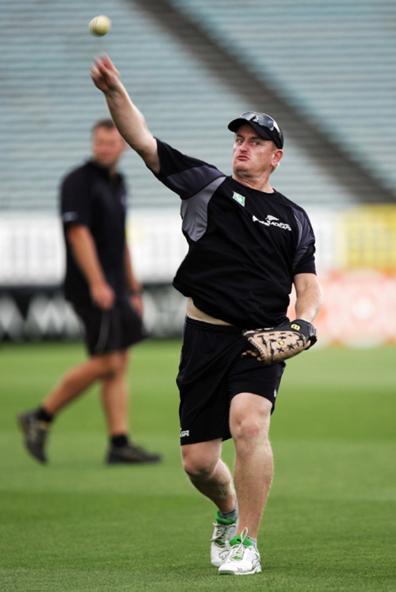Scott Styris perfects his throwing, Auckland, February 8, 2008