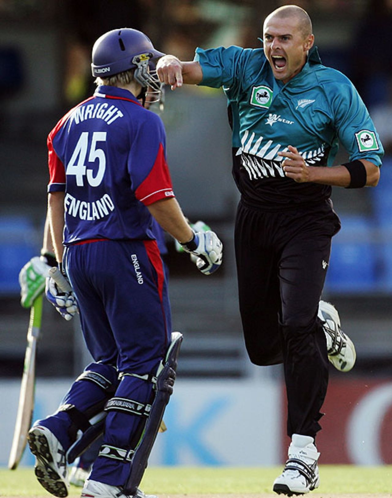 Chris Martin celebrates as Luke Wright is caught behind, New Zealand v England, 1st Twenty20, Auckland, February 5, 2008
