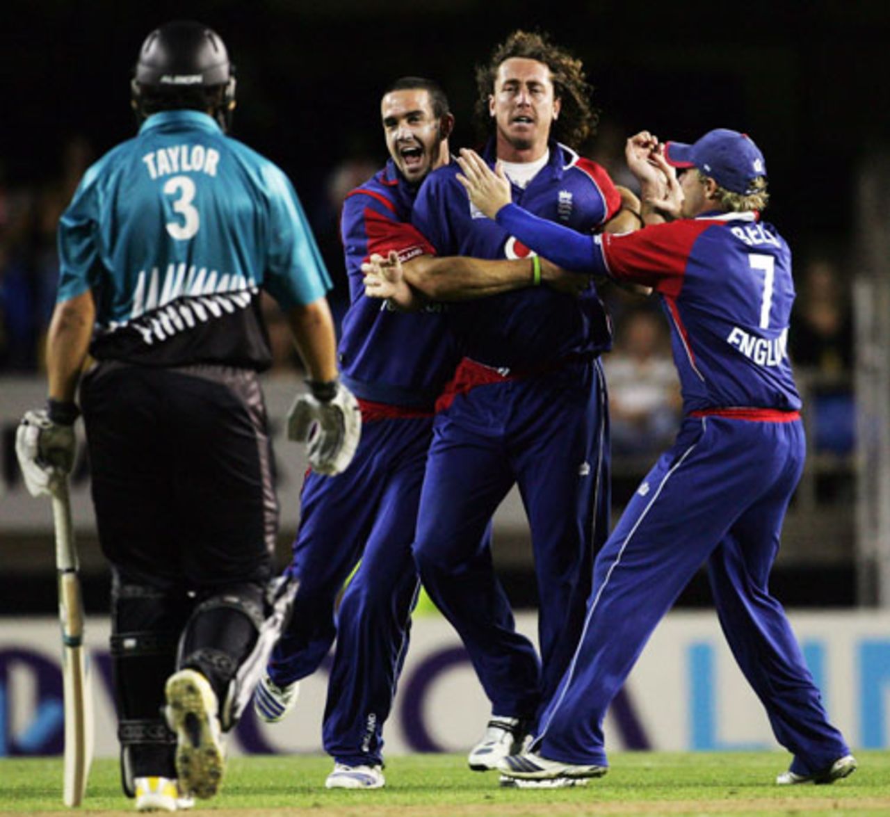 Ryan Sidebottom celebrates removing Ross Taylor, New Zealand v England, 1st Twenty20, Auckland, February 5, 2008