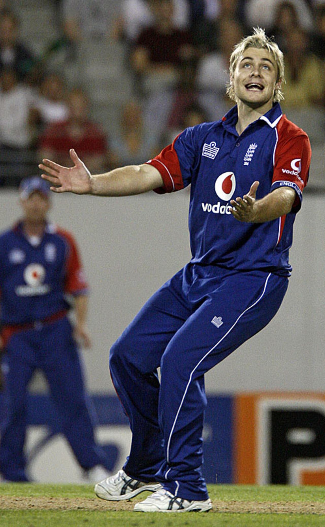 Luke Wright waits expectantly for someone to catch the ball off his bowling, New Zealand v England, 1st Twenty20, Auckland, February 5, 2008