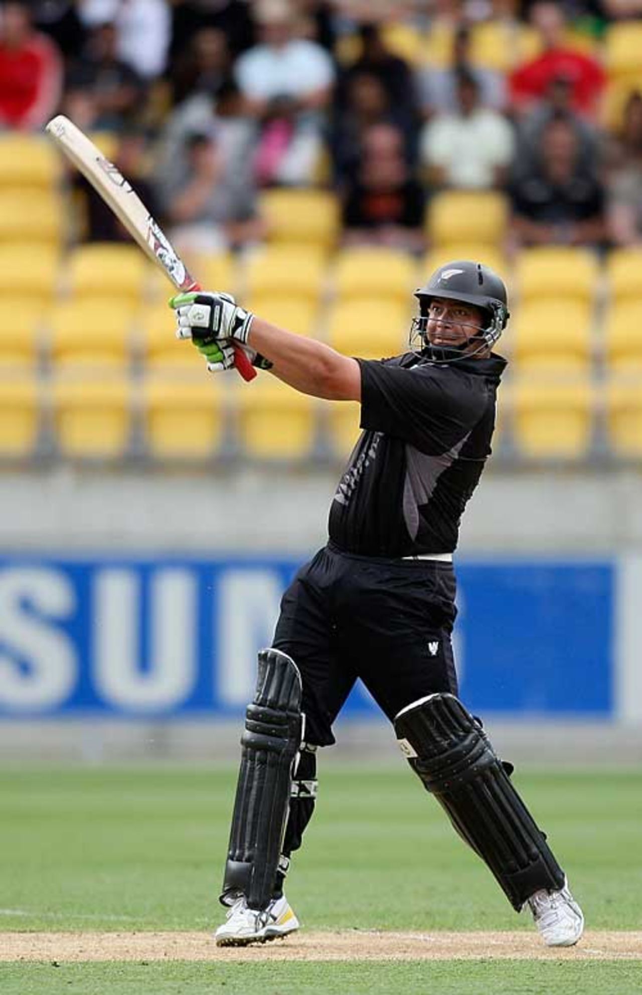 Jesse Ryder helped give New Zealand's chase a solid start, New Zealand v England, 1st ODI, Wellington, February 9, 2008