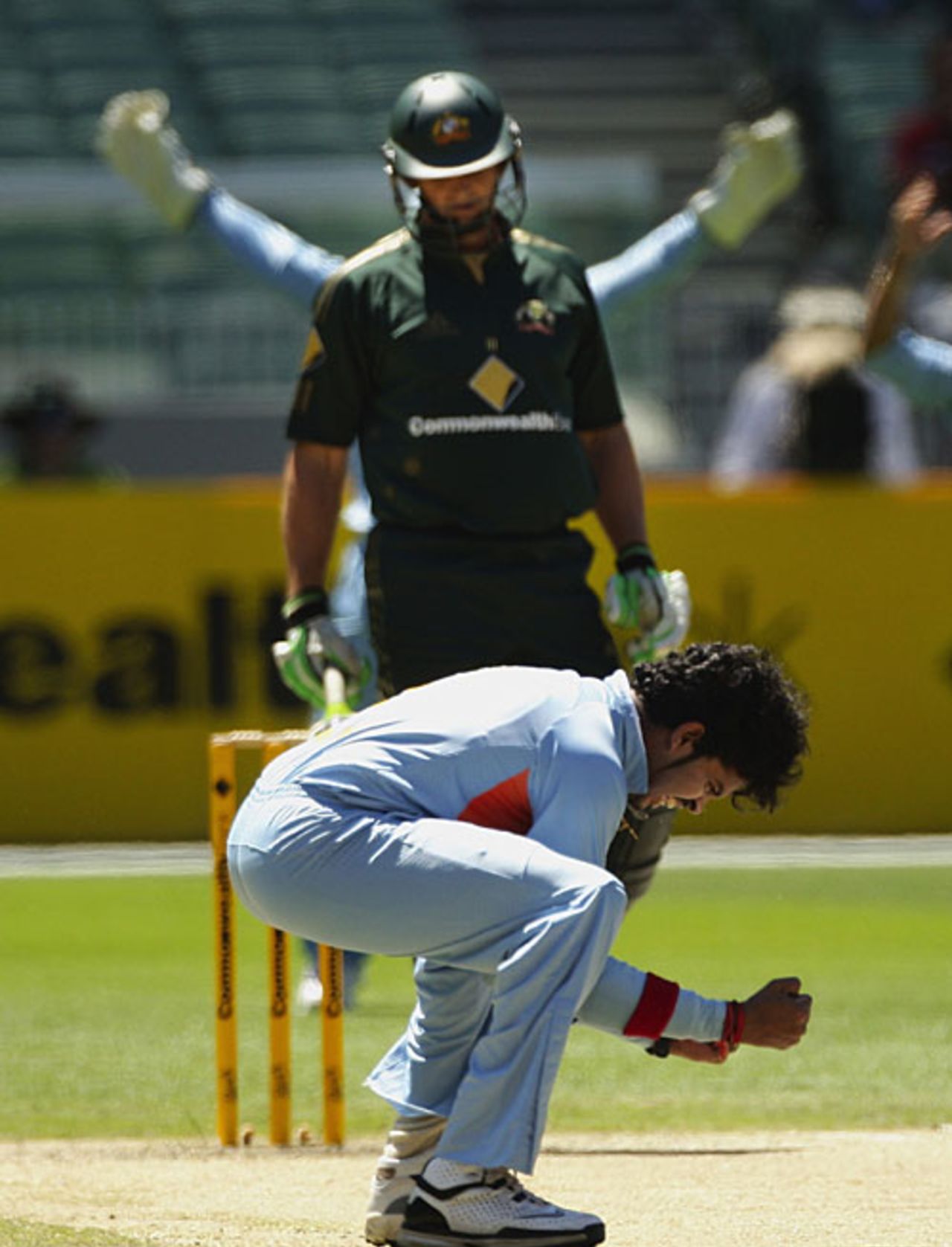 Sreesanth celebrates Adam Gilchrist's wicket, Australia v India, CB Series, 4th ODI, Melbourne, February 10, 2008