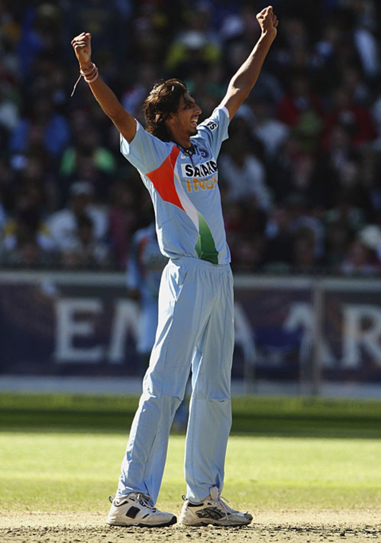 Ishant Sharma finished with figures of 4 for 38, Australia v India, CB Series, 4th ODI, Melbourne, February 10, 2008
