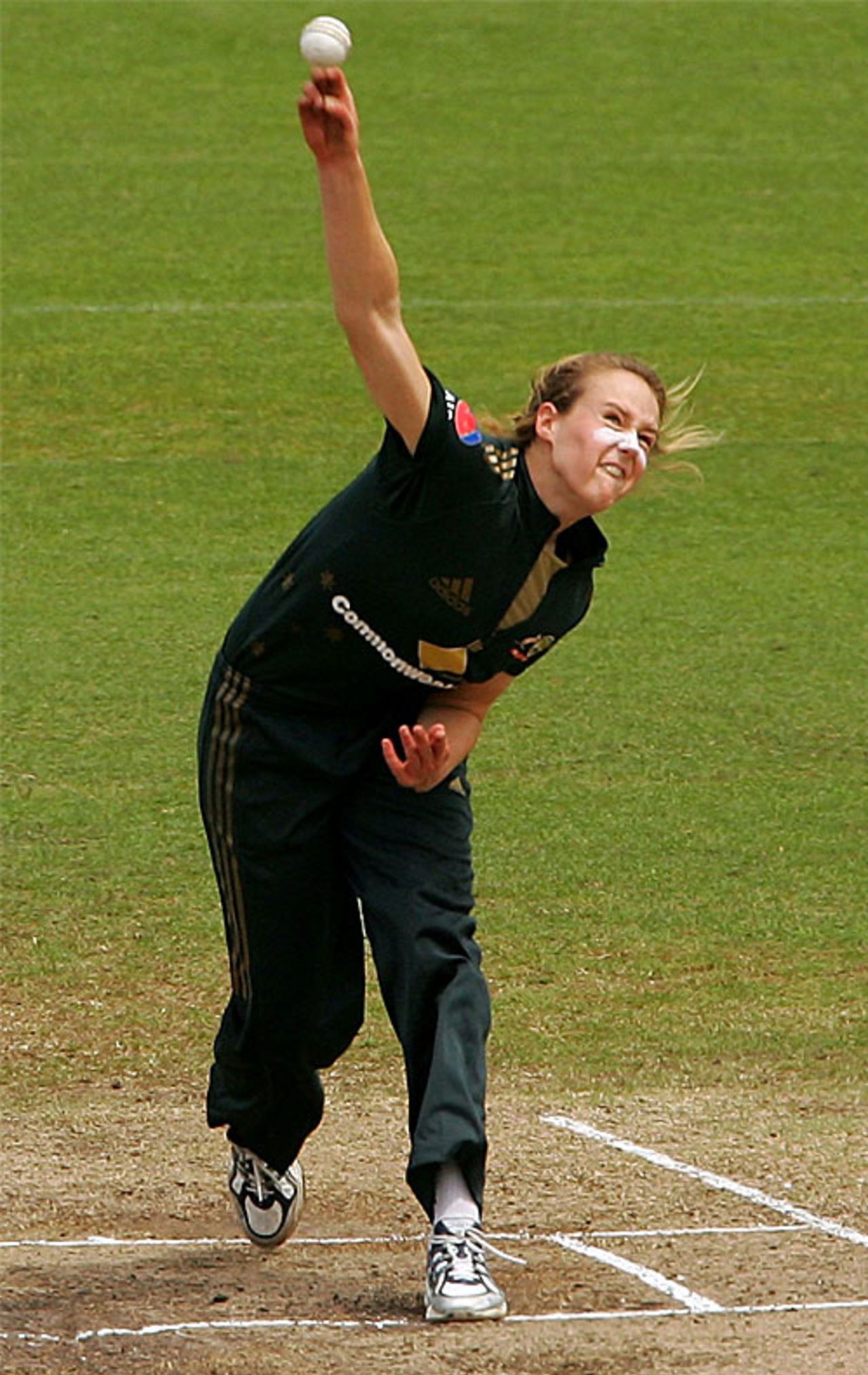 Ellyse Perry was in the wickets again, with three, Australia v England, 5th Women's ODI, Sydney, February 11, 2008