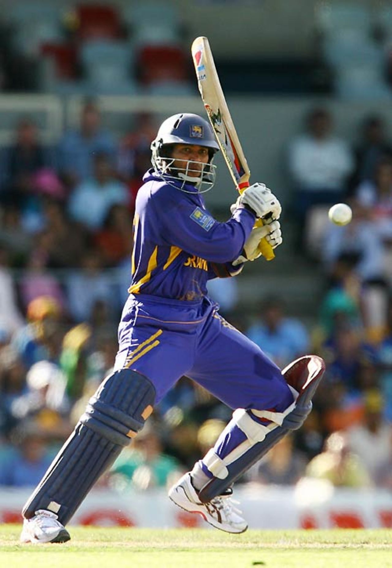 Tillakaratne Dilshan cuts during his unbeaten 62, India v Sri Lanka, CB Series, 5th ODI, Canberra, February 12, 2008 
