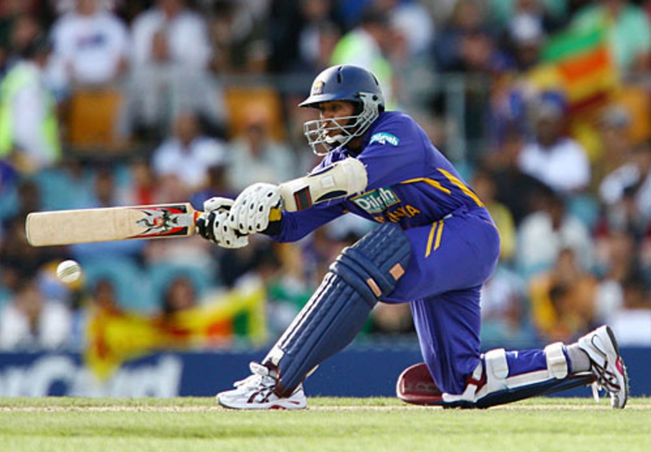 Tillakaratne Dilshan sweeps on his way to 62, India v Sri Lanka, CB Series, 5th ODI, Canberra, February 12, 2008 
