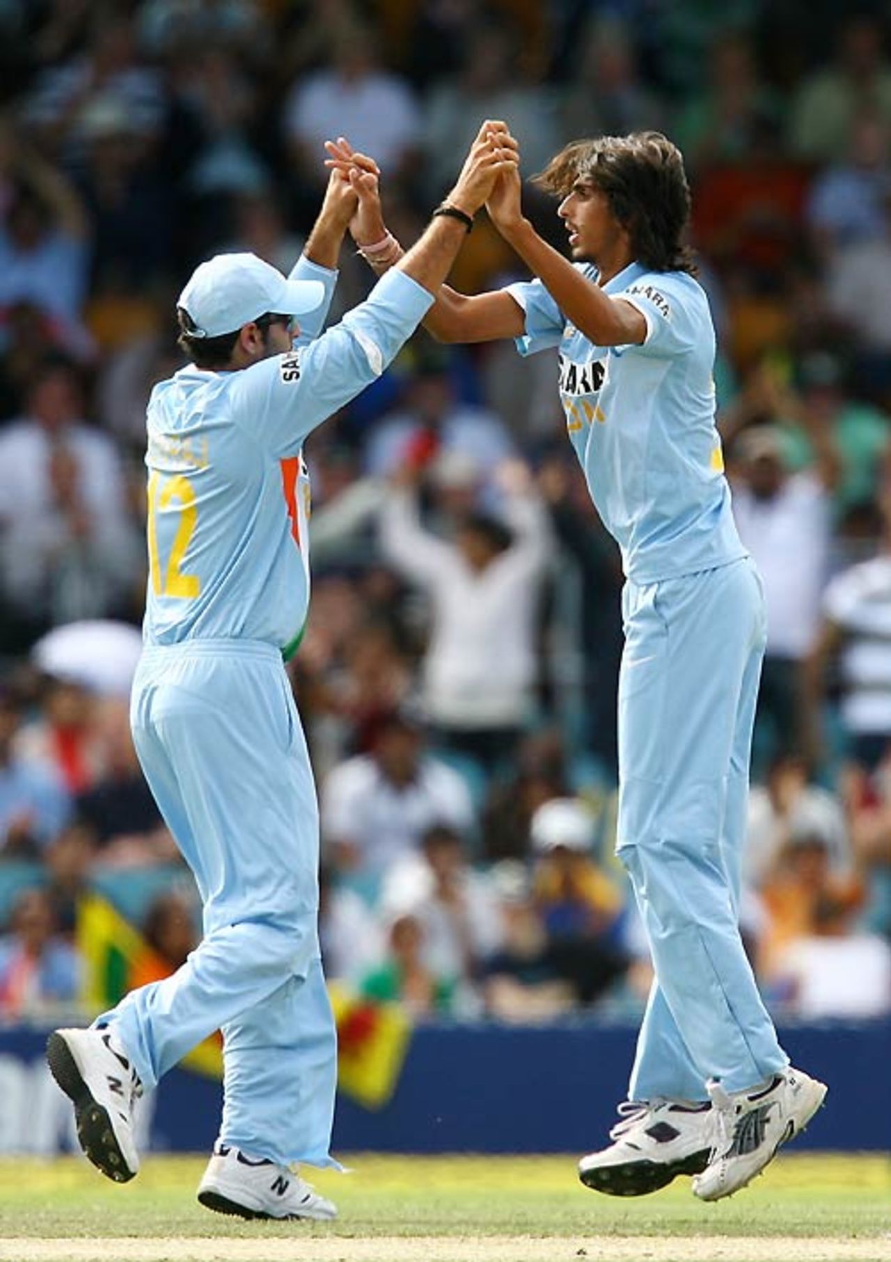 Ishant Sharma celebrates after getting Sanath Jayasuriya caught off a top edge, India v Sri Lanka, CB Series, 5th ODI, Canberra, February 12, 2008 

