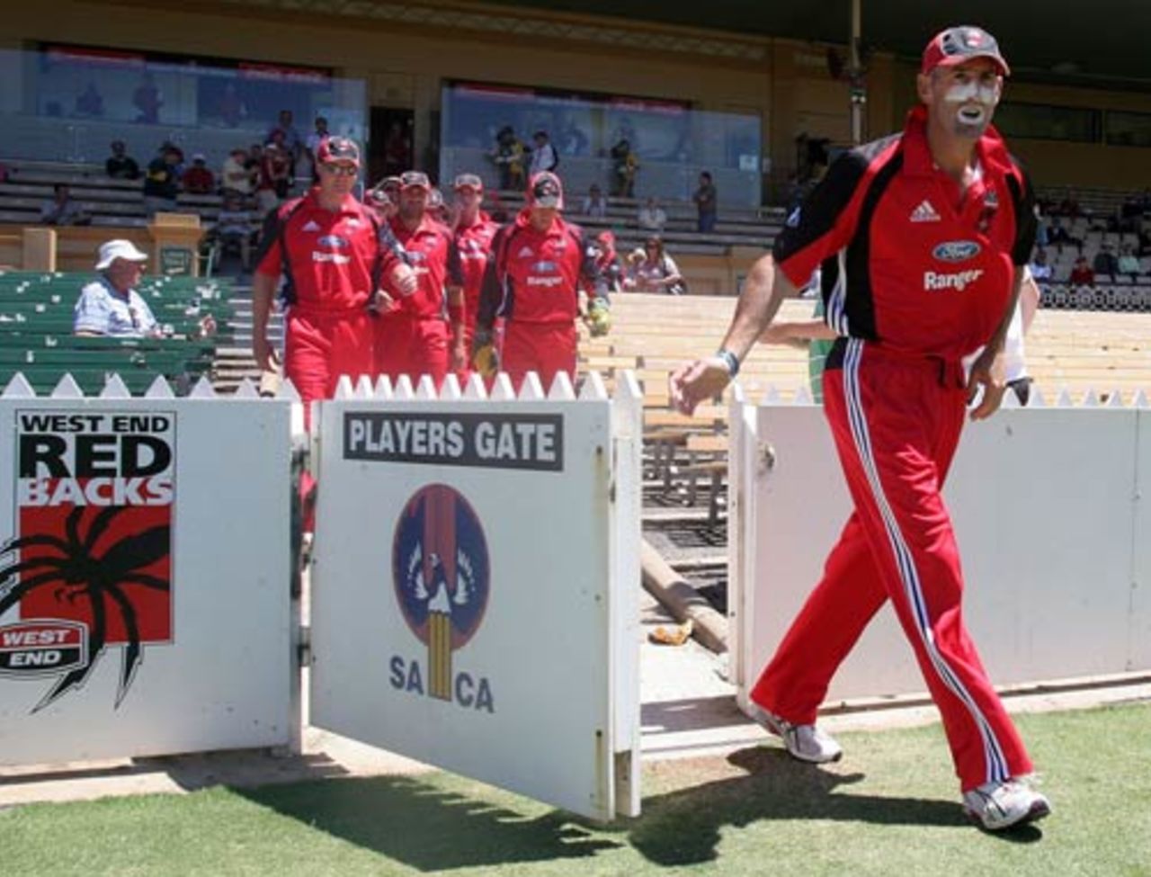 Matthew Elliott leads the Redbacks onto the field in his final one-day match, South Australia v Tasmania, FR Cup, Adelaide, February 13, 2008