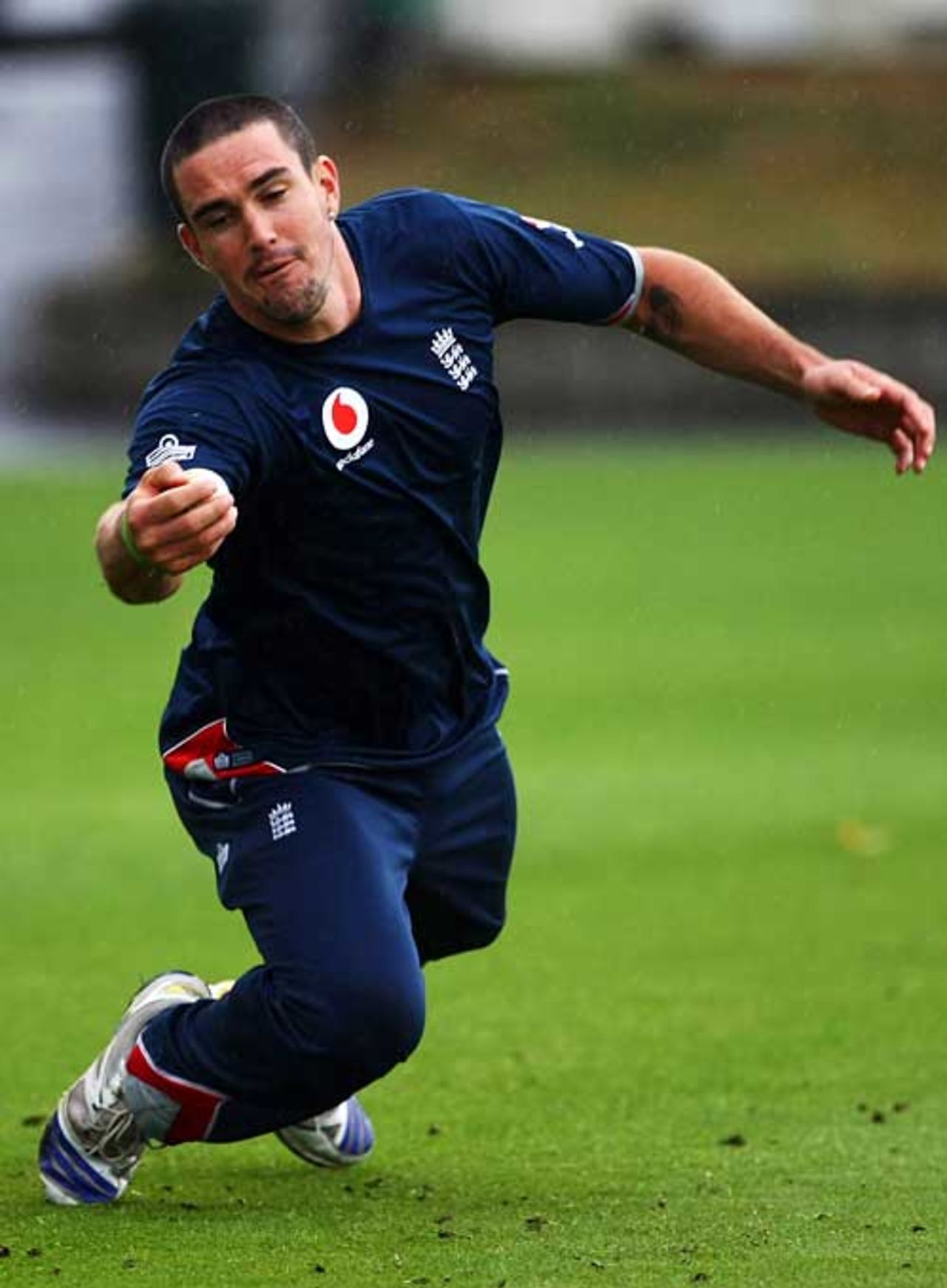 Kevin Pietersen sharpens up ahead of a must-win match for England, Auckland, February 14, 2008