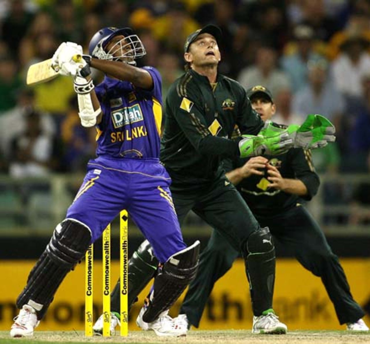 Chaminda Vaas' swipe at Brad Hogg resulted in a catch to Chaminda Vaas, Australia v Sri Lanka, 6th Match, CB Series, Perth, February 15, 2008
