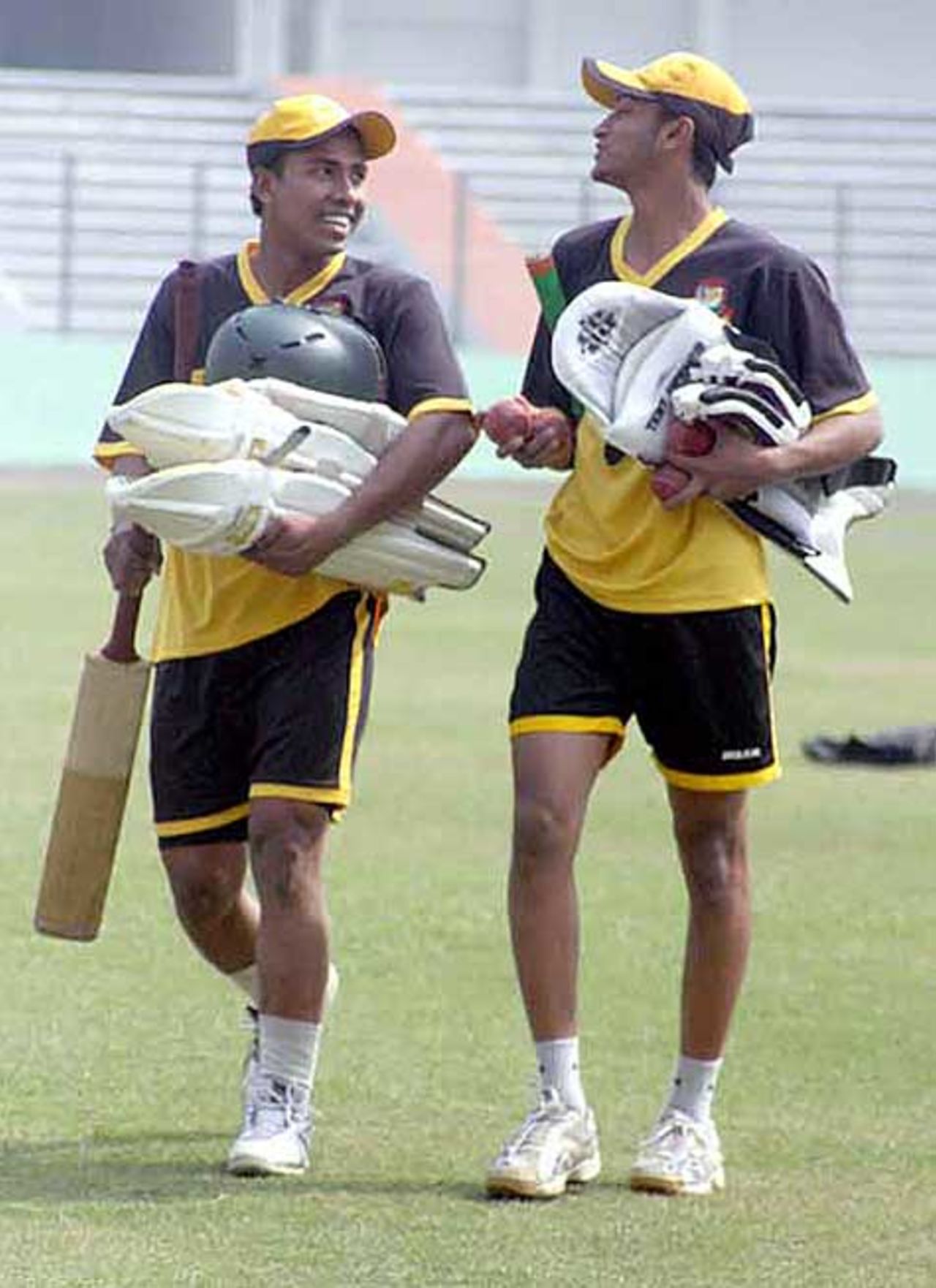 Enamul haque and Shakib-ul-Hasan head back from the nets, Dhaka, February 16, 2008