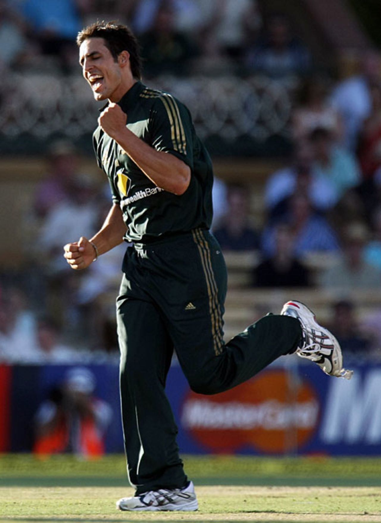 Mitchell Johnson celebrates the wicket of Gautam Gambhir, Australia v India, 7th match, CB Series, Adelaide, February 17, 2008