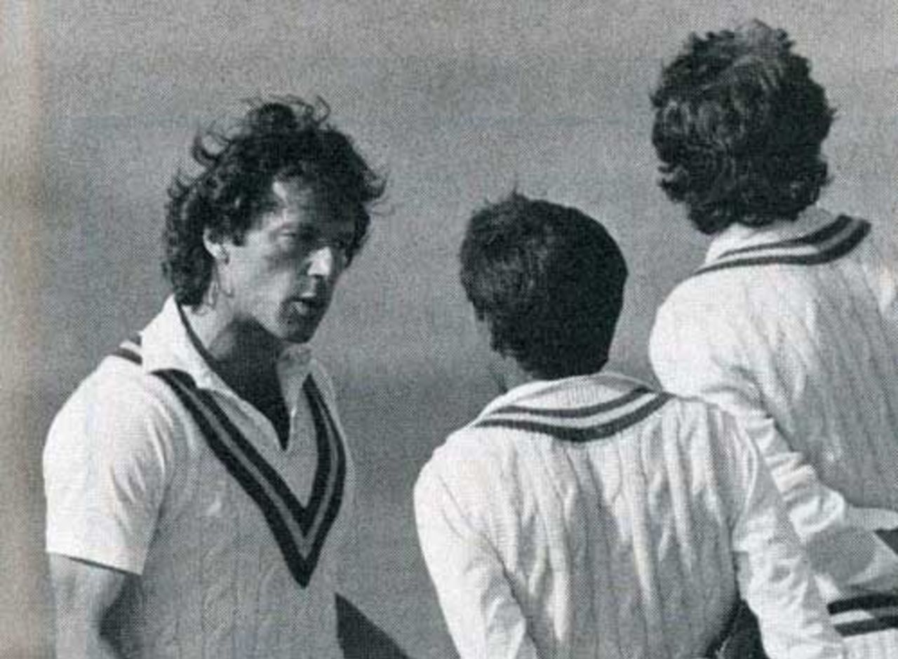 Imran Khan remonstrates with Saleem Yousuf after Yousuf had tried to claim he caught Ian Botham when he had clearly dropped the ball and picked it up off the turf, England v Pakistan, 3rd Test, Headingley, July 2, 1987