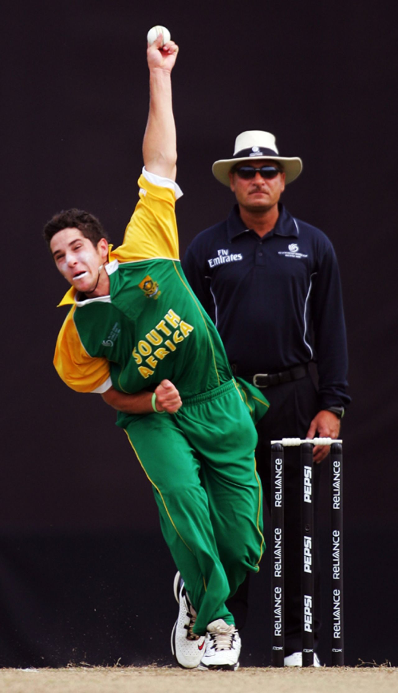 Wayne Parnell in his delivery stride, South Africa U-19s v West Indies U-19s, Group B, Under-19 World Cup, Kuala Lumpur, February 18, 2008 





