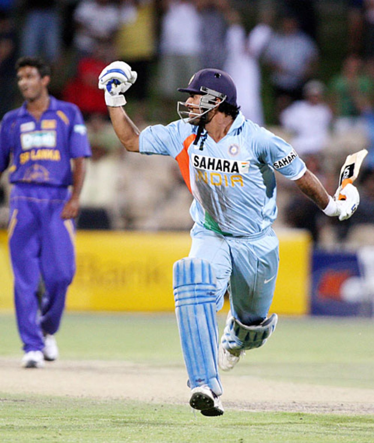 Mahendra Singh Dhoni cheers after getting the winning run, India v Sri Lanka, 8th match, CB Series, Adelaide, February 19, 2008