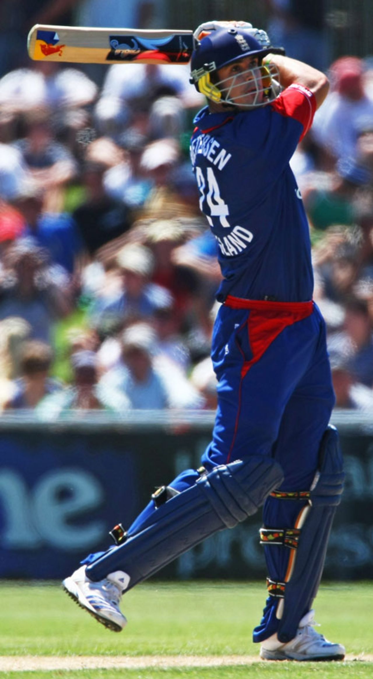 Kevin Pietersen slams a four through the covers, New Zealand v England, 4th ODI, Napier, February 20, 2008