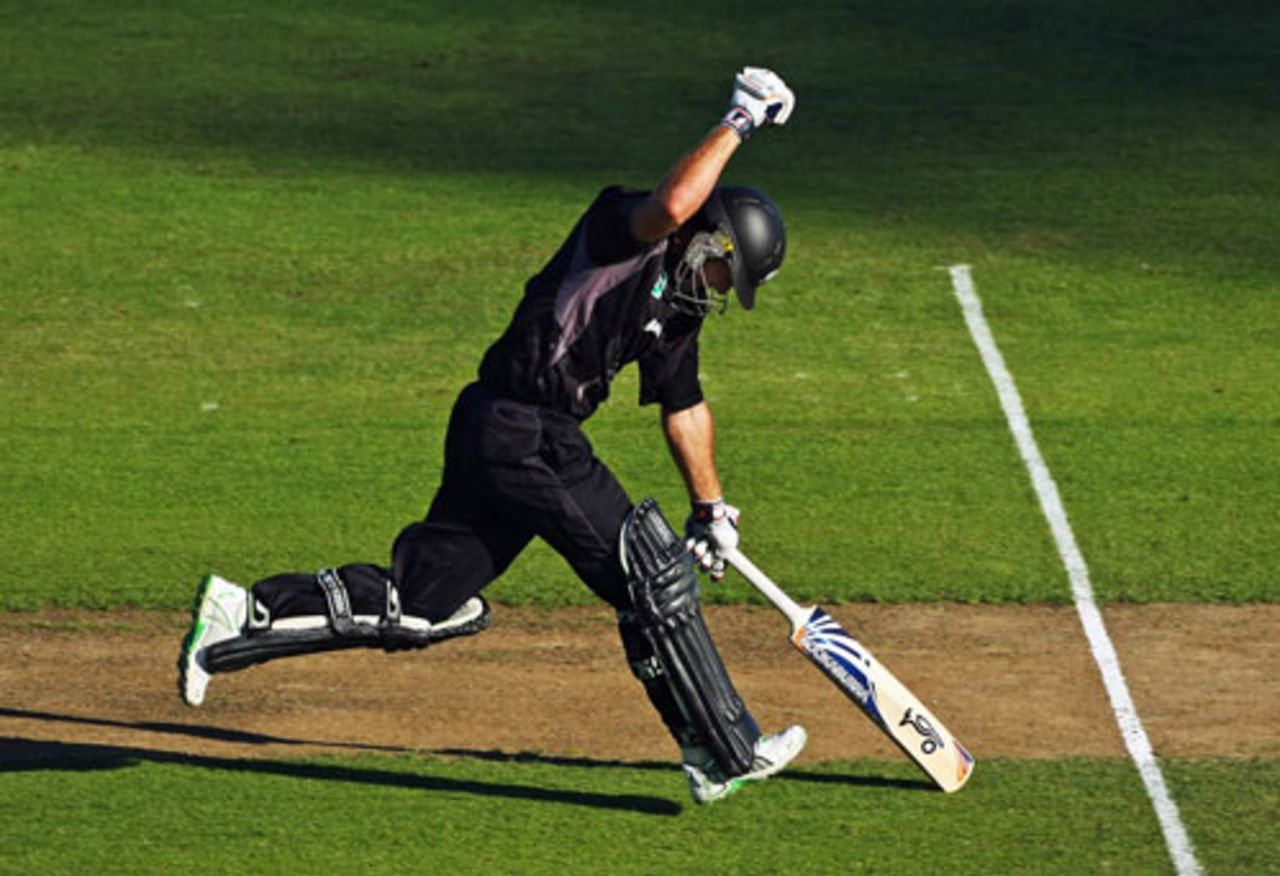 Jamie How runs his bat in and reaches his hundred, New Zealand v England, 4th ODI, Napier, February 20, 2008