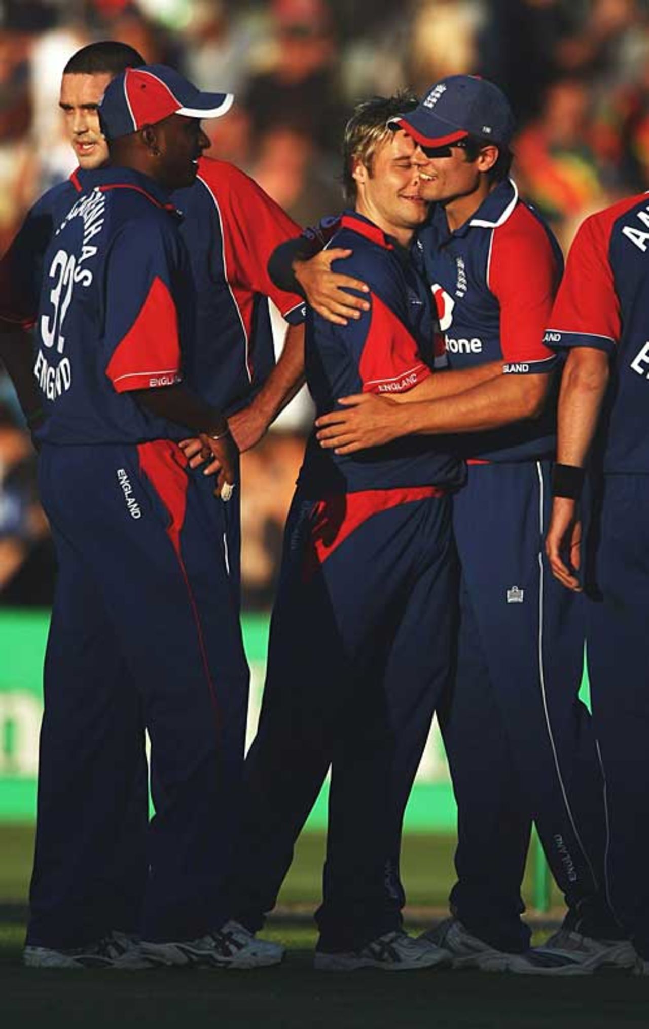Luke Wright is mobbed by his team-mates after sealing England a tie, New Zealand v England, 4th ODI, Napier, February 20, 2008