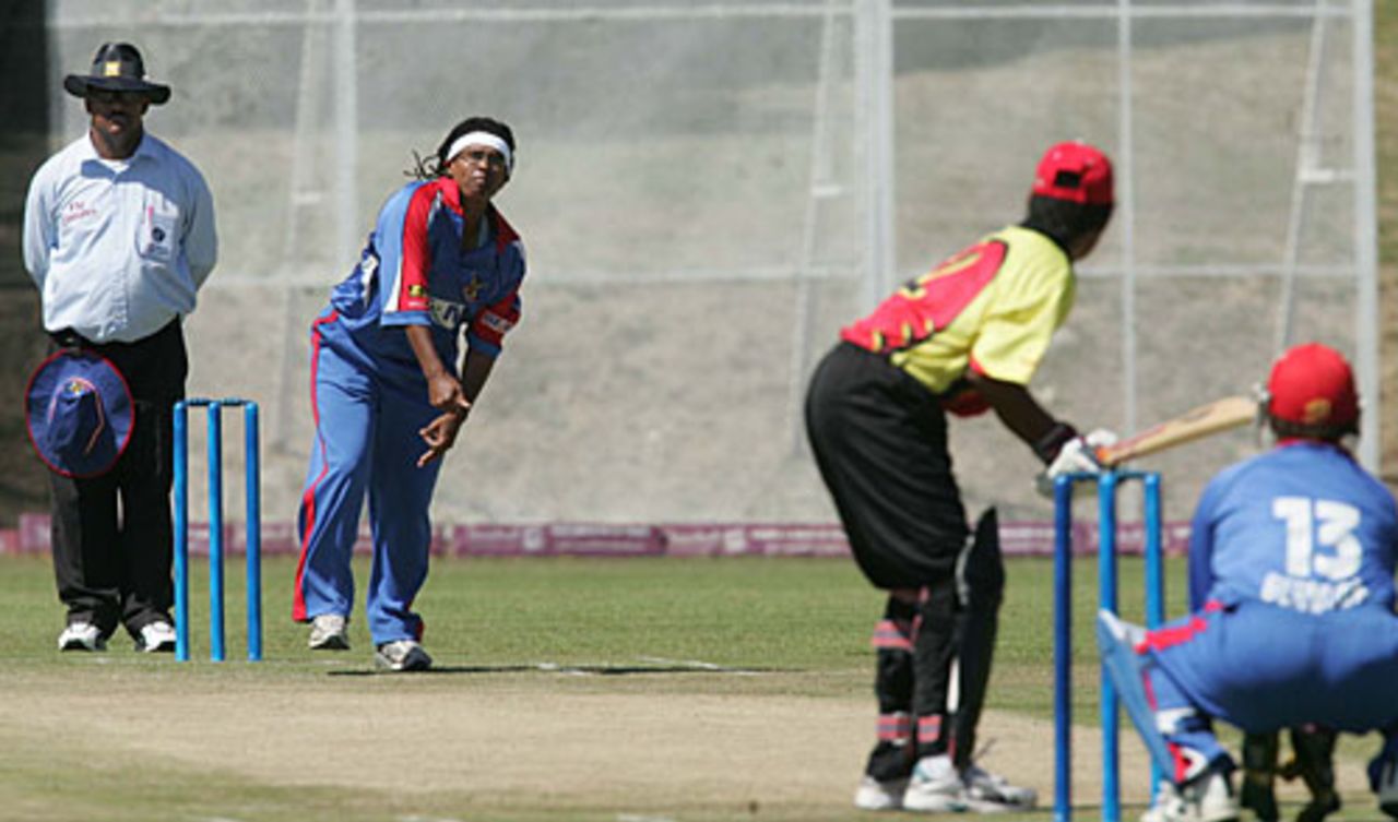 Maryellen Jackson bowls against Papua New Guinea, Bermuda v Papua New Guinea, ICC Women's World Cup Qualifier, Stellenbosch, February 21, 2008