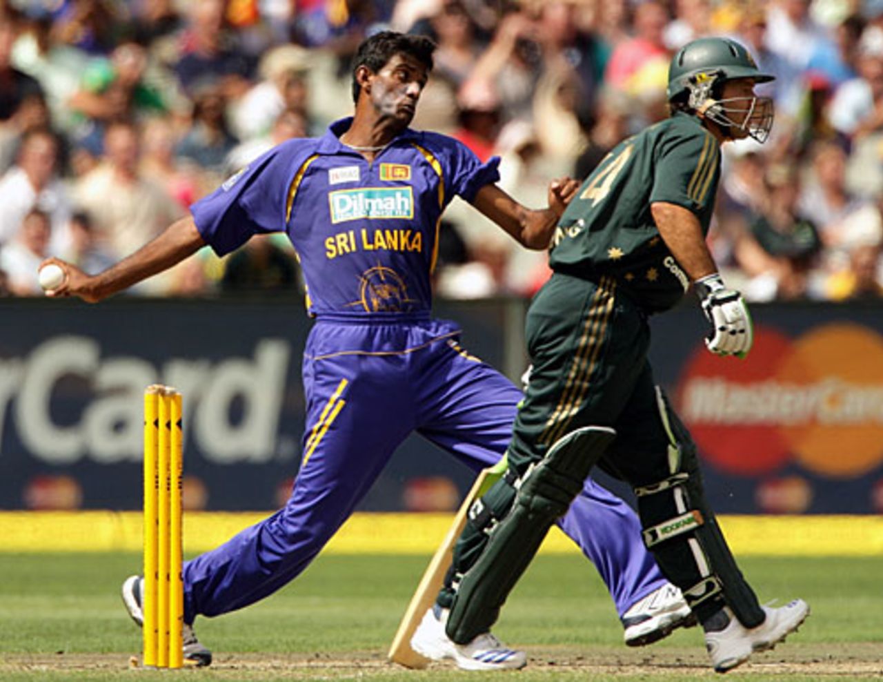 Farveez Maharoof delivers the ball, Australia v Sri Lanka, 9th  match, CB Series, Melbourne, February 22, 2008 