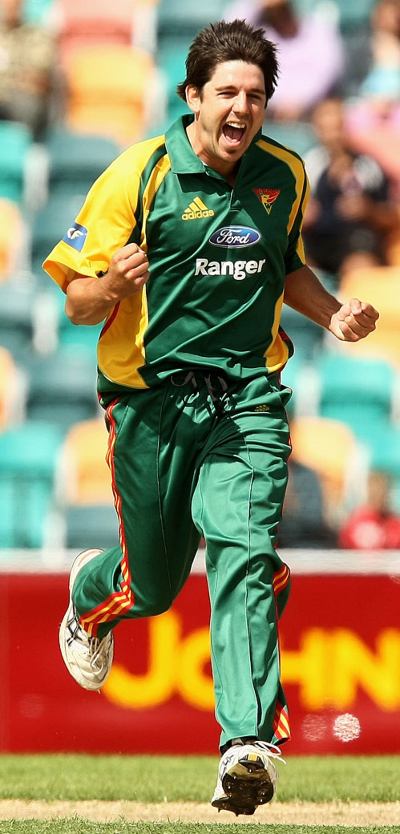 Brett Geeves celebrates on his way to 3 for 28, Tasmania v Victoria,  Ford Ranger Cup final, Hobart, February 23, 2008 
