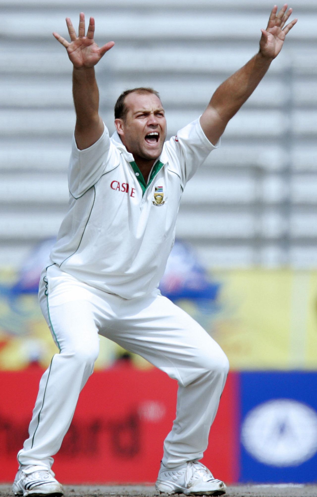 Jacques Kallis' five-wicket haul limited Bangladesh's lead, Bangladesh v South Africa, 1st Test, Mirpur, 3rd day, February 24, 2008 