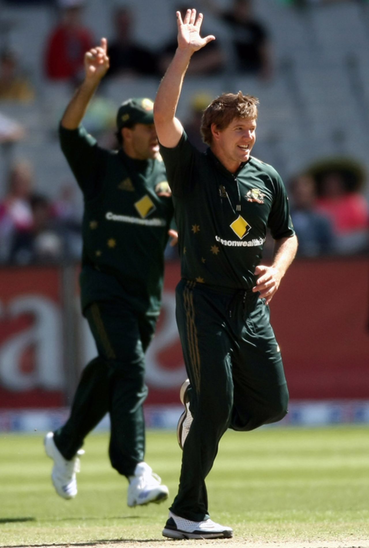 James Hopes finds success in his second over as Chamara Kapugedera is caught behind, Australia v Sri Lanka, CB Series, 12th ODI, Melbourne, February 29, 2008 
