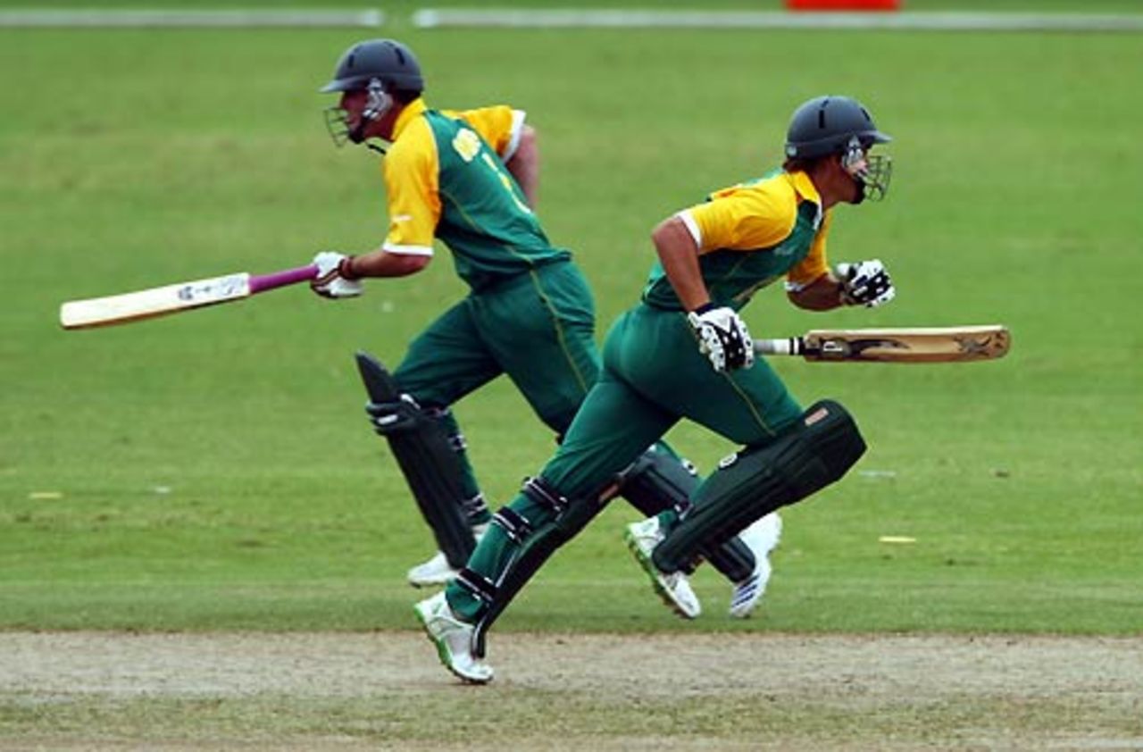 Jon-Jon Smuts and Riley Rossouw added 91 for the second wicket for South Africa, Pakistan v South Africa, 2nd semi-final, Under-19 World Cup, Kuala Lumpur, February 29, 2008 