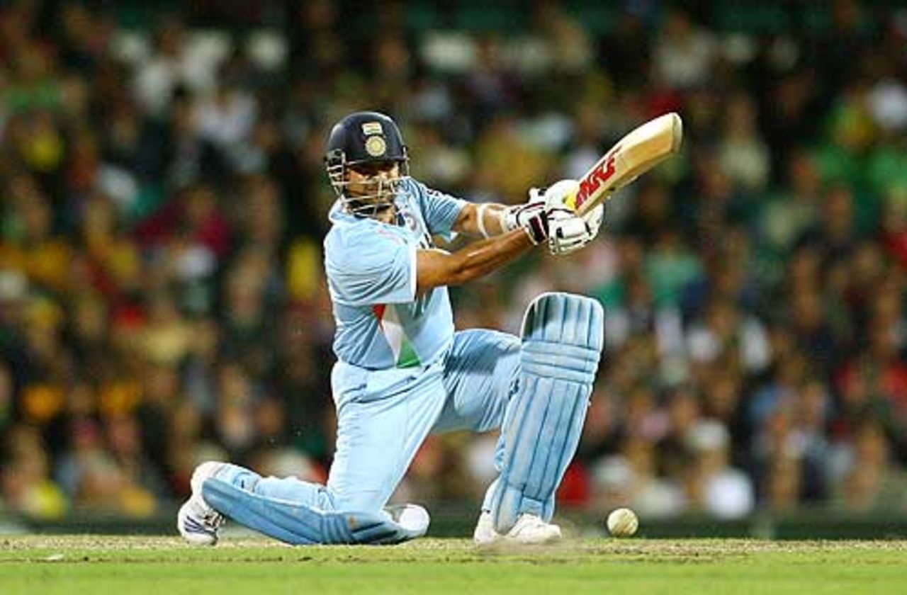 Sachin Tendulkar steered India towards their target, Australia v India, CB Series, 1st final, Sydney, March 2, 2008