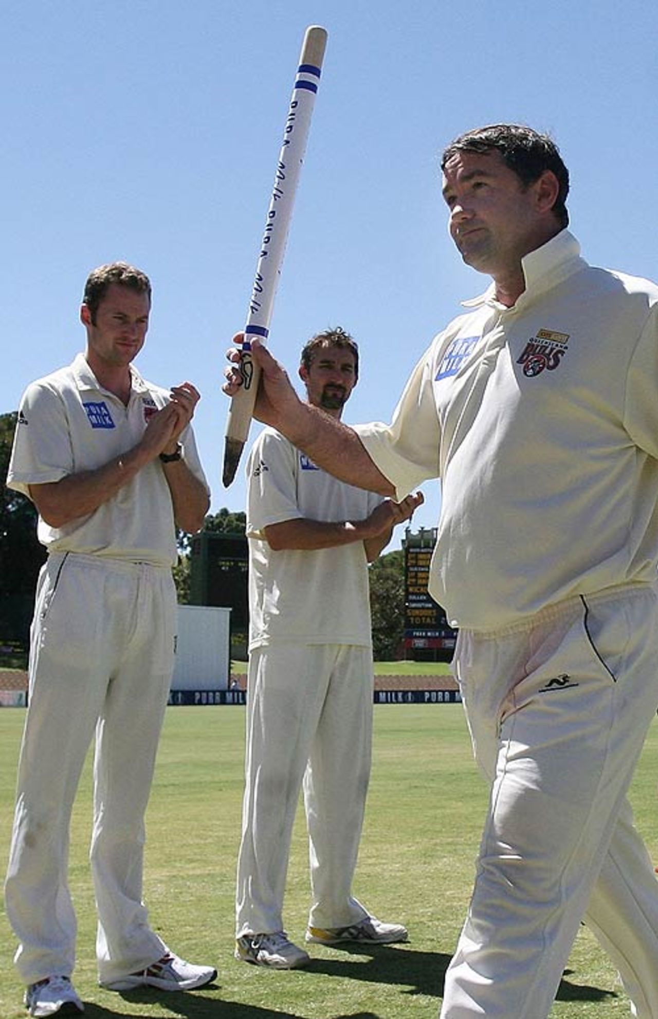 Jimmy Maher leaves the field for the last time in a Pura Cup match, South Australia v Queensland, Pura Cup, Adelaide, March 3, 2008
