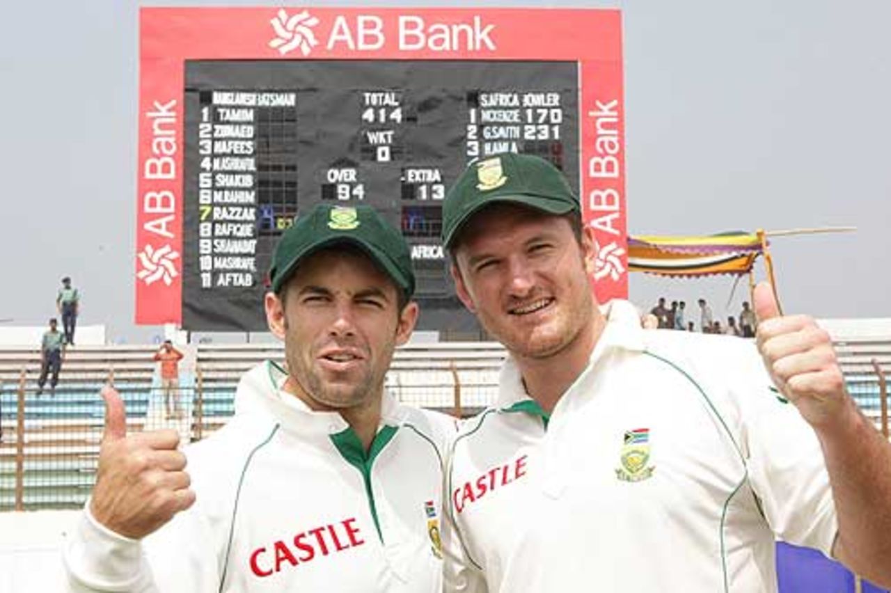 Neil McKenzie and Graeme Smith pose for the cameras, Bangladesh v South Africa, 2nd Test, Chittagong, 4th day, March 3, 2008 