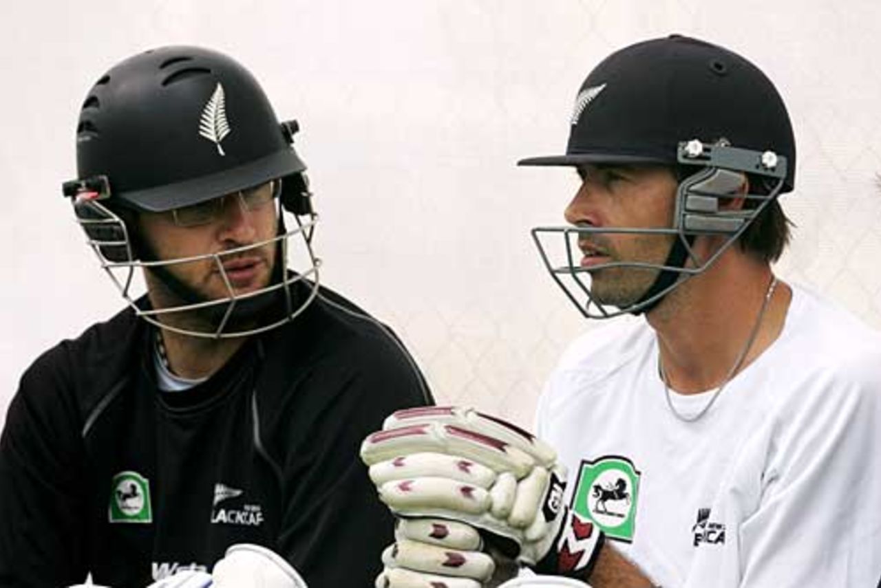 Two heads are better than one: Daniel Vettori chats with Stephen Fleming, Hamilton, March 4, 2008