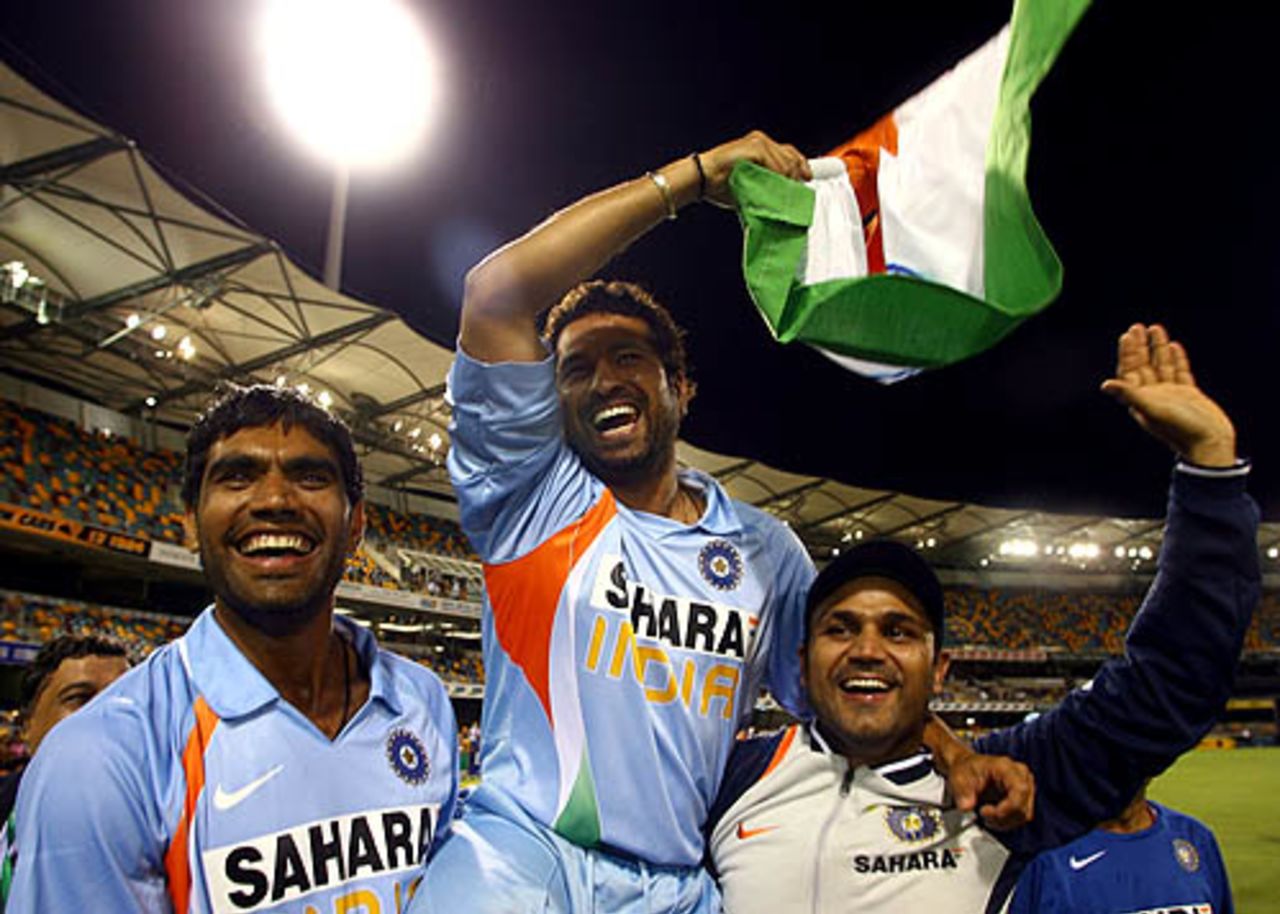 Munaf Patel and Virender Sehwag give Sachin Tendulkar a lift, Australia v India, CB Series, 2nd final, Brisbane, March 4, 2008 