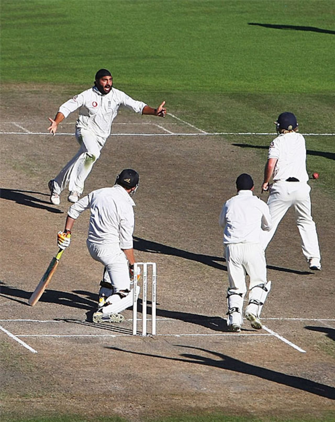 Monty Panesar traps Kyle Mills lbw, New Zealand v England, 1st Test, Hamilton, March 8, 2008