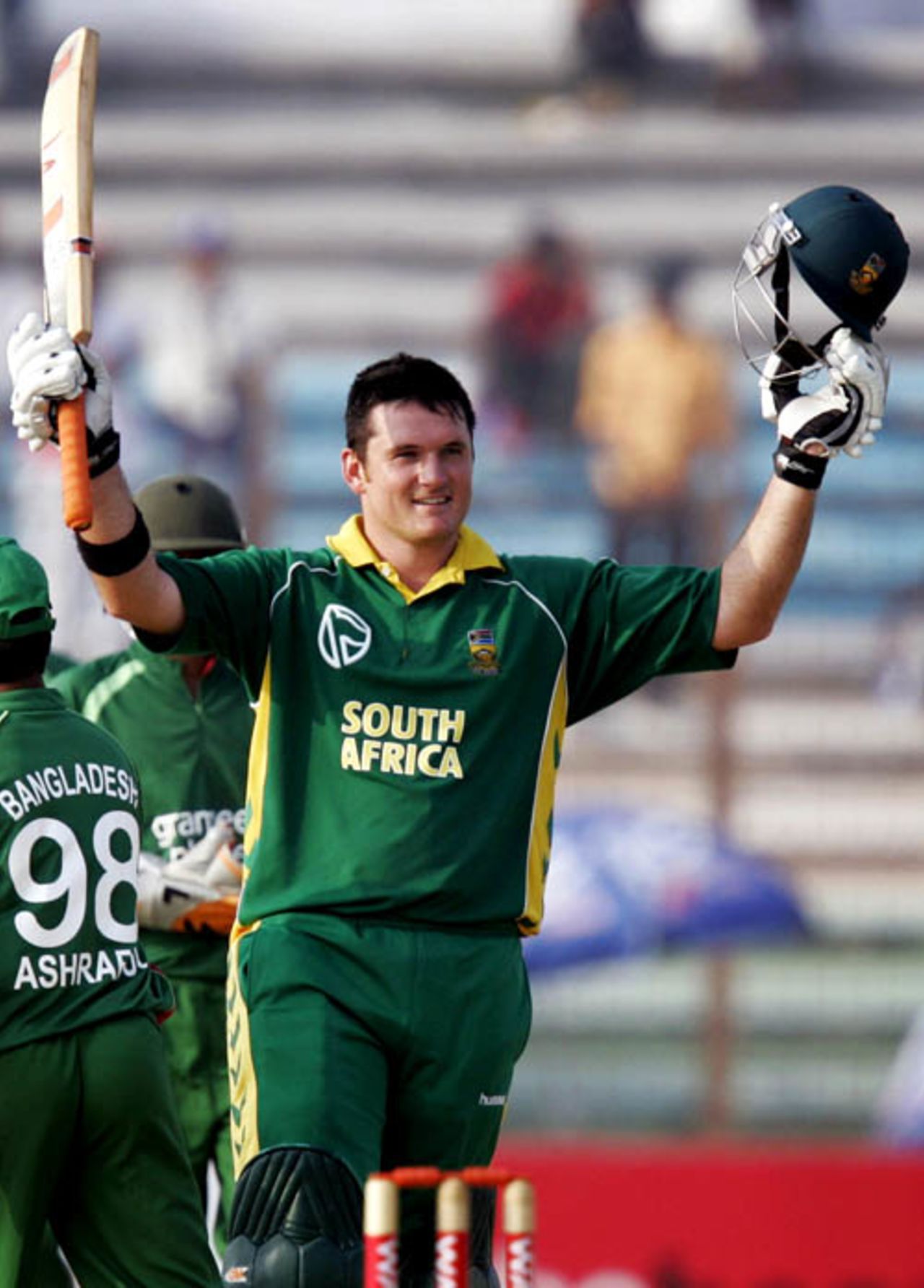 Graeme Smith celebrates his hundred, Bangladesh v South Africa, 1st ODI, Chittagong, March 9, 2008