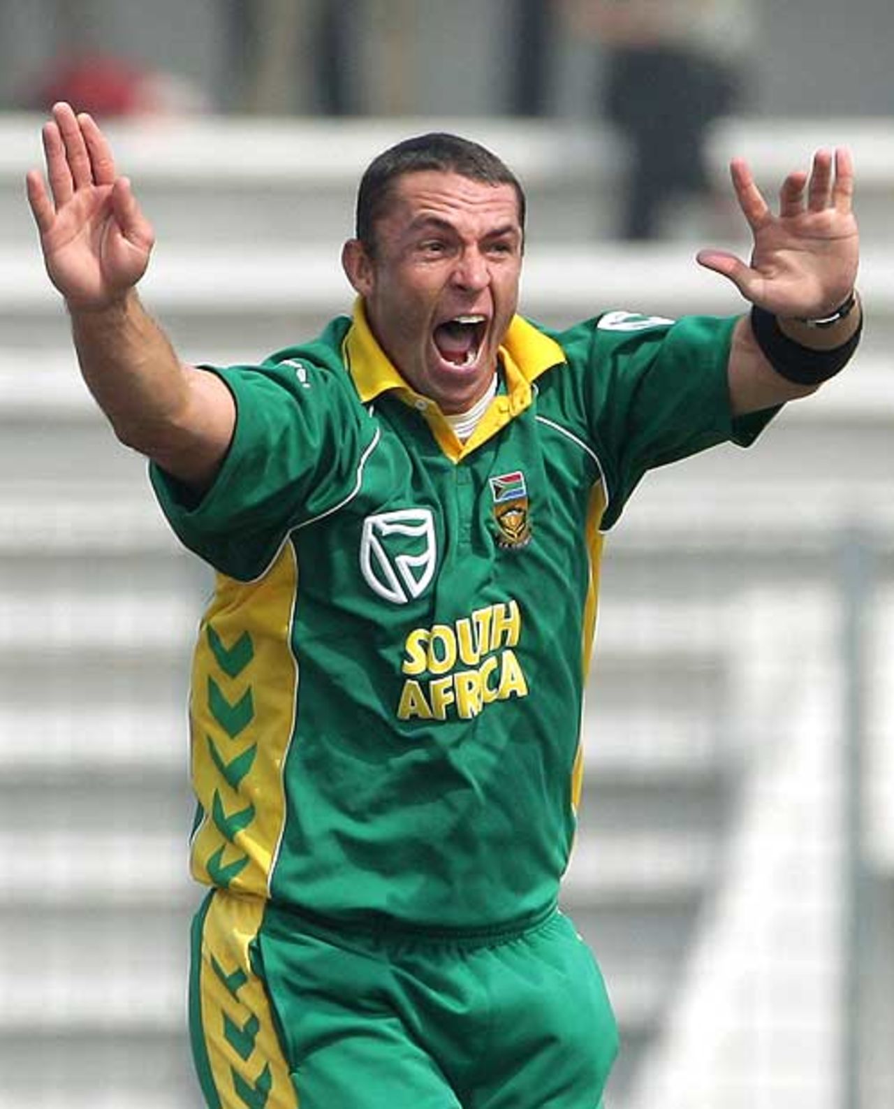 Andre Nel appeals vociferously, Bangladesh v South Africa, 2nd ODI, Mirpur, March 12, 2008