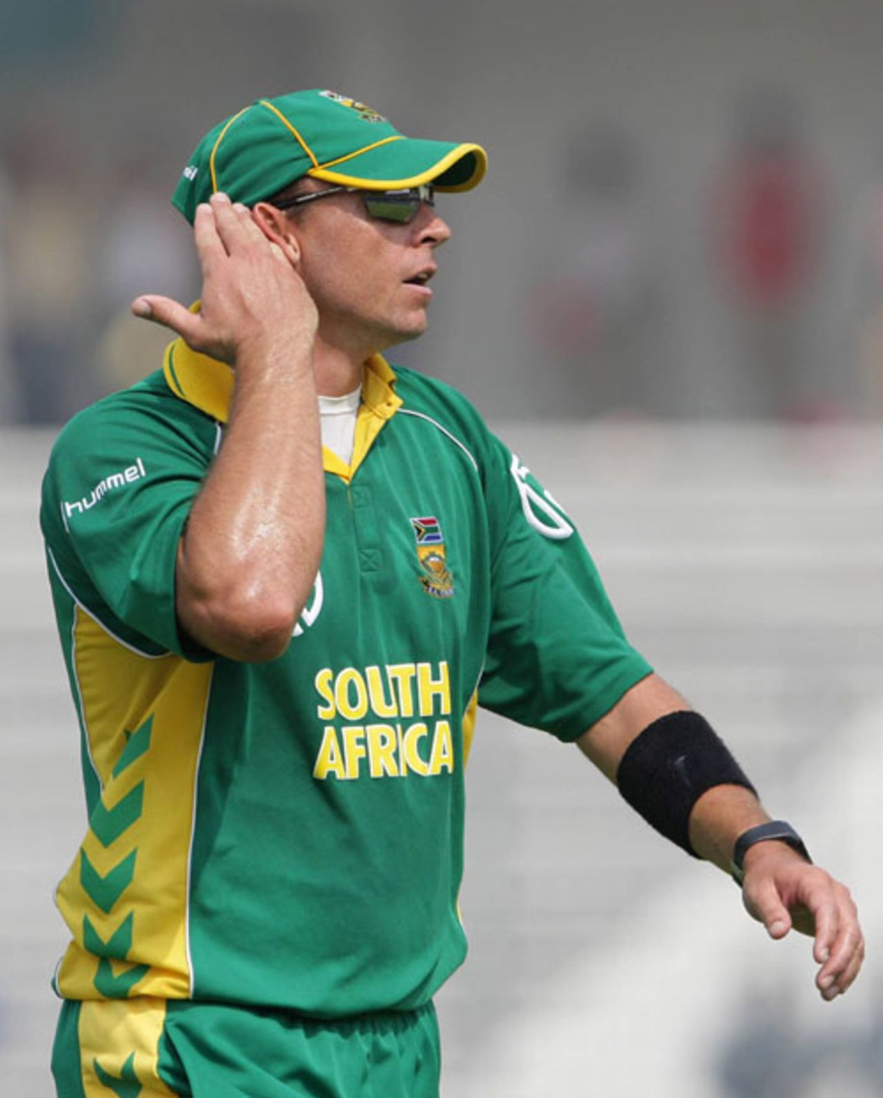 Andre Nel gestures to the Mirpur crowd, Bangladesh v South Africa, 2nd ODI, Mirpur, March 12, 2008