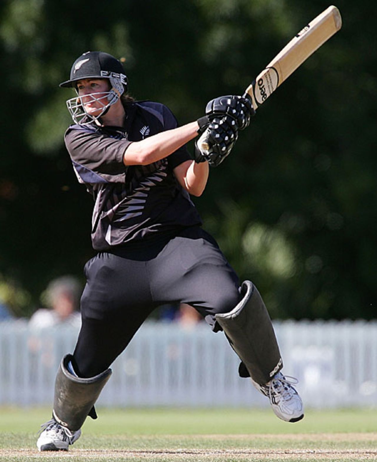 Nicola Browne cuts to point, New Zealand women v Australia women, 4th ODI, Rose Bowl, Lincoln, March 15, 2008