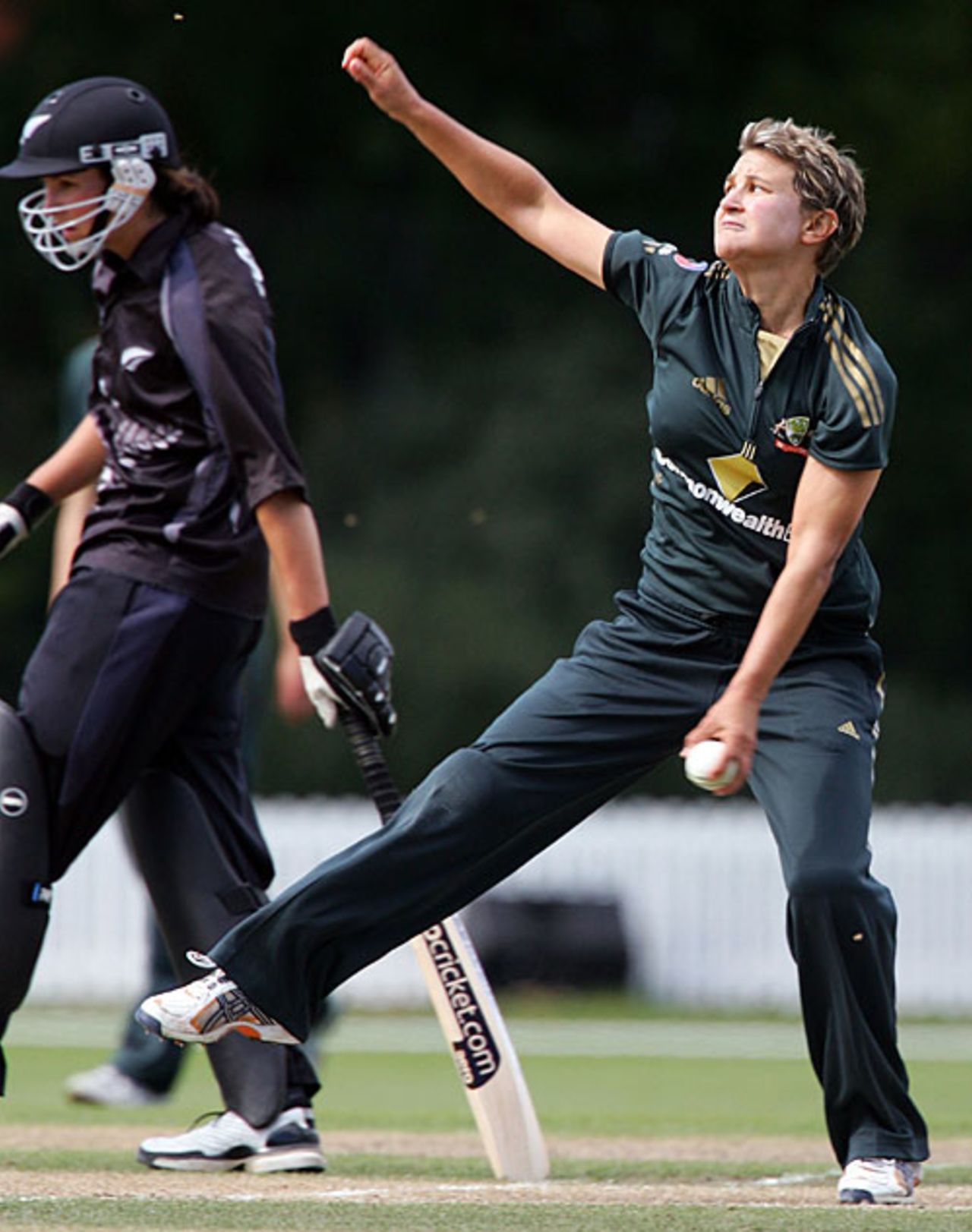 Shelley Nitschke prepares to deliver the ball, New Zealand women v Australia women, 4th ODI, Rose Bowl, Lincoln, March 15, 2008