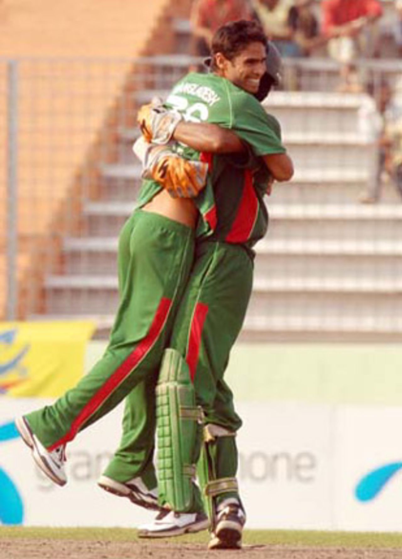 Farhad Reza picked up 5 for 42, Bangladesh v Ireland, 2nd ODI, Mirpur, March 20, 2008 