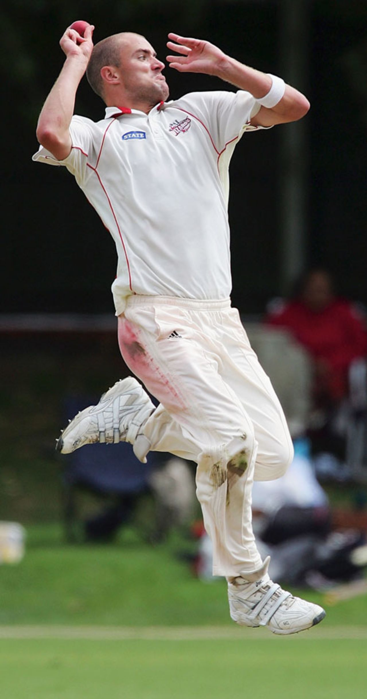 Leighton Burtt in his delivery stride,  Auckland v Canterbury, State Championship, Eden Park, March 24, 2008