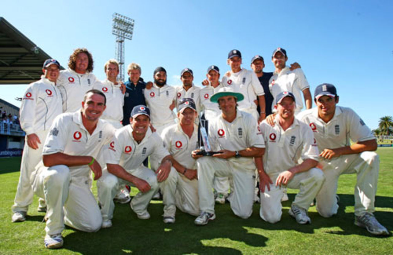 The victorious England team pose with the trophy, New Zealand v England, 3rd Test, Napier, March 26, 2008