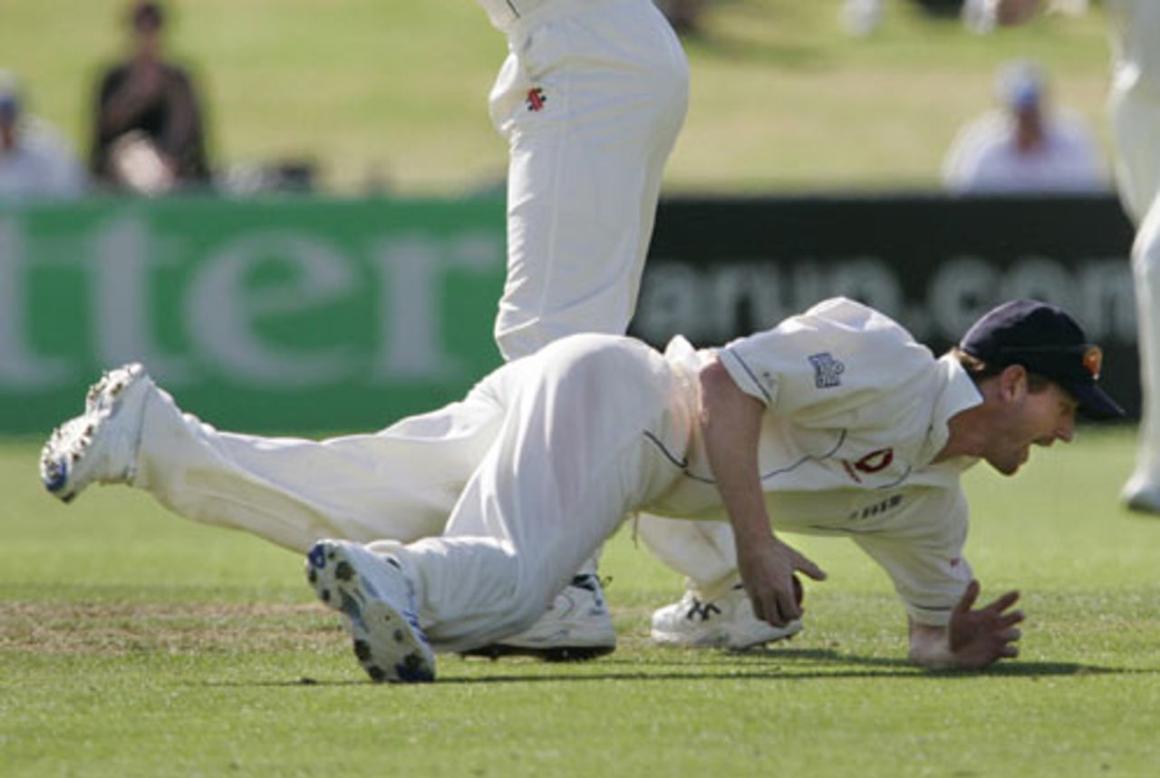 Paul Collingwood pulls off a low, sharp catch, New Zealand v England, 3rd Test, Napier, March 26, 2008