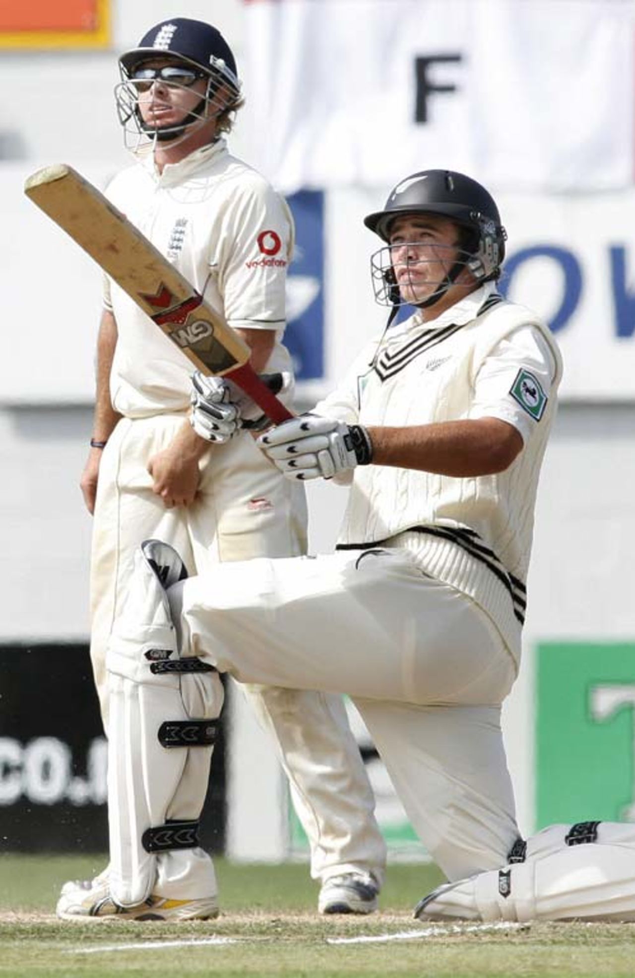 Tim Southee heaves it over the midwicket boundary, New Zealand v England, 3rd Test, Napier, March 26, 2008