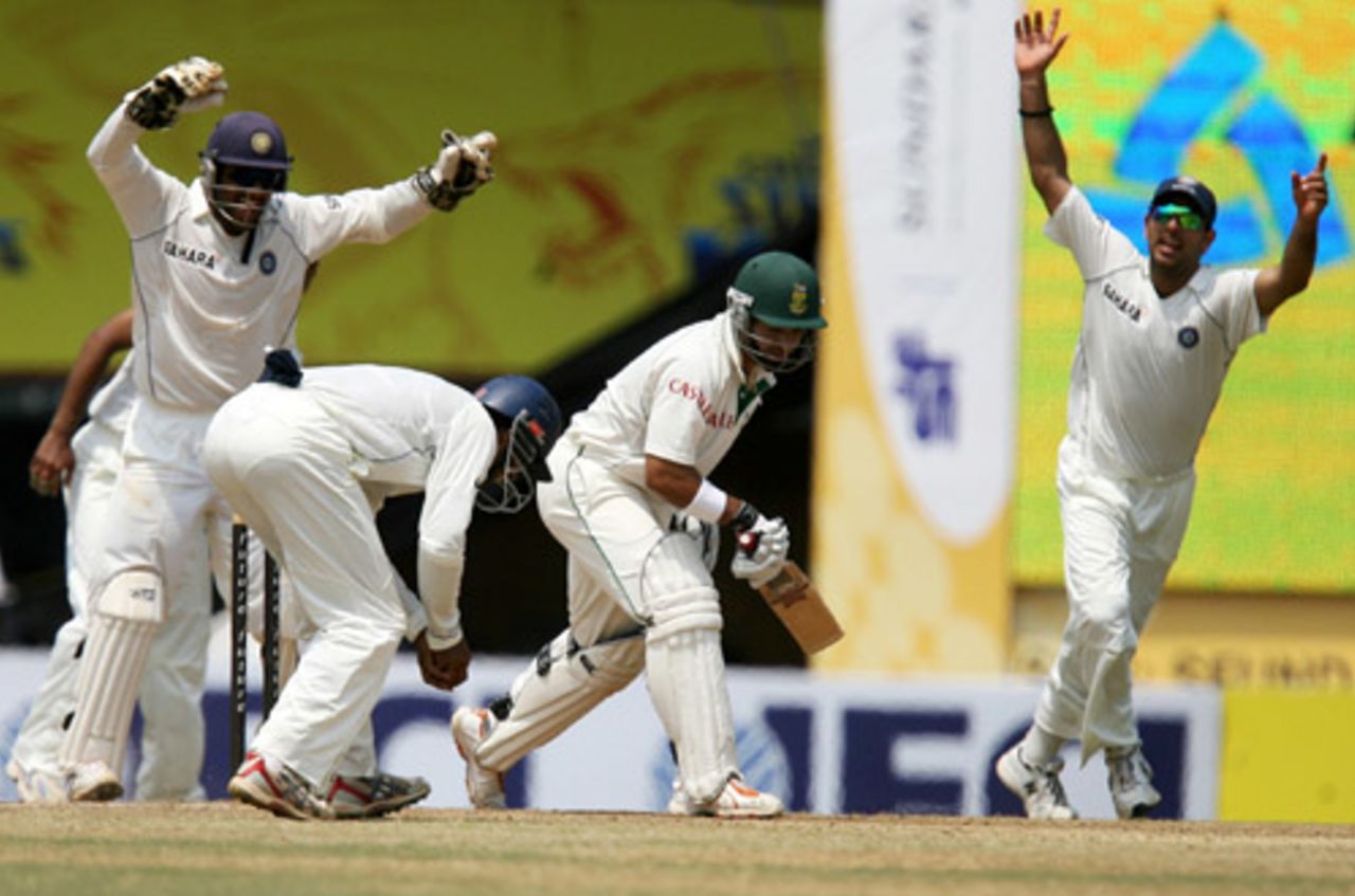 Wasim Jaffer pouches a catch off Ashwell Prince, India v South Africa, 1st Test, Chennai, 5th day, March 30, 2008 