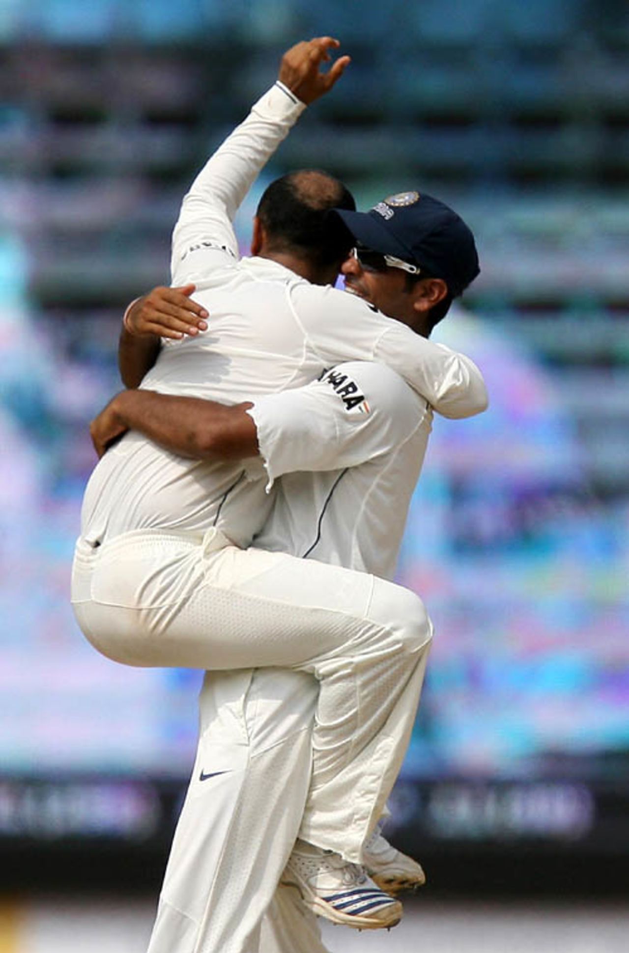 Virender Sehwag gets a lift from RP Singh, India v South Africa, 1st Test, Chennai, 5th day, March 30, 2008 
