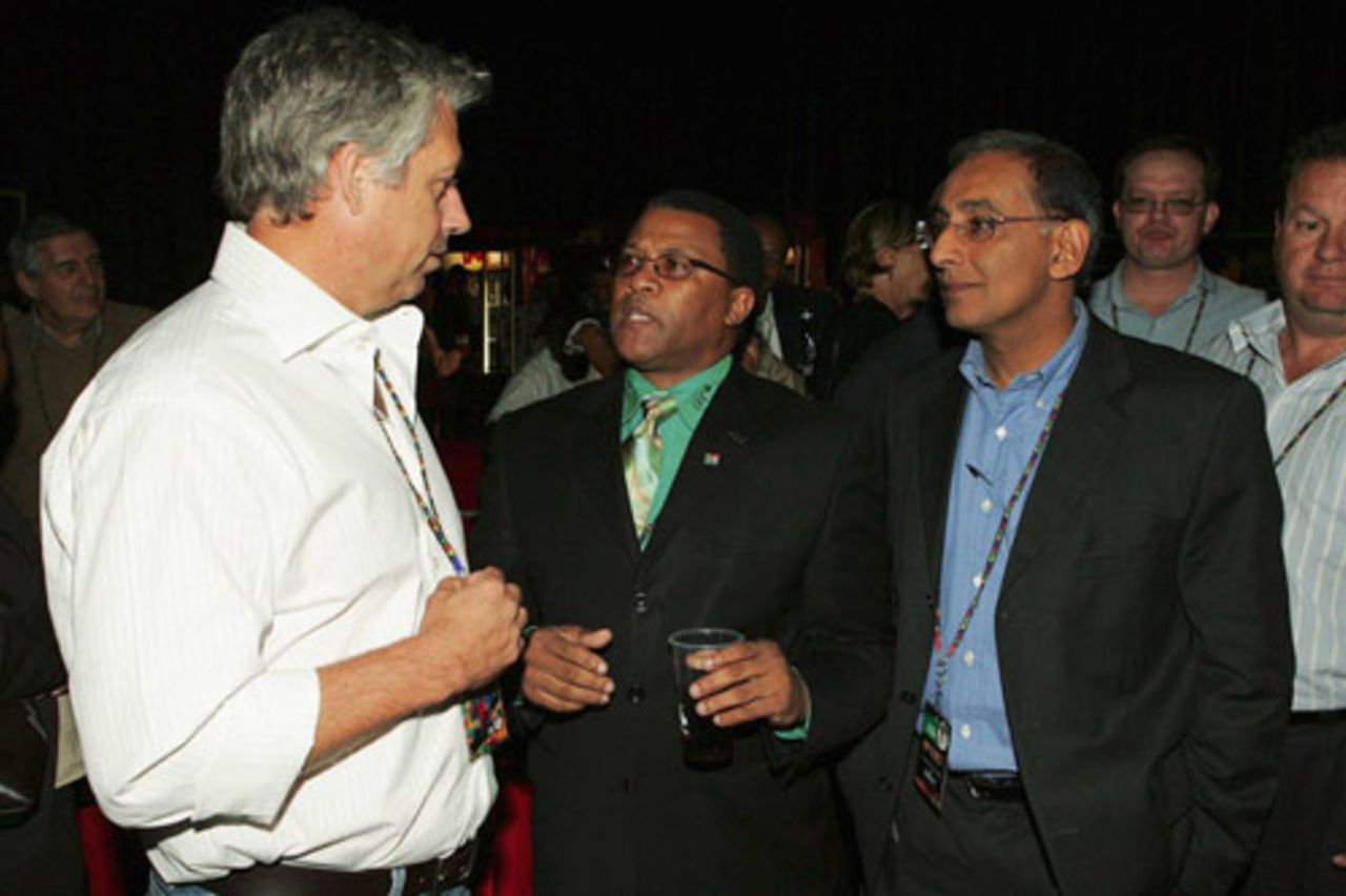 ICC Cricket Manager Dave Richardson chats with CEO Gerald Majola and Haroon Lorgat at the World Twenty20 launch, Johannesburg, July 26, 2007