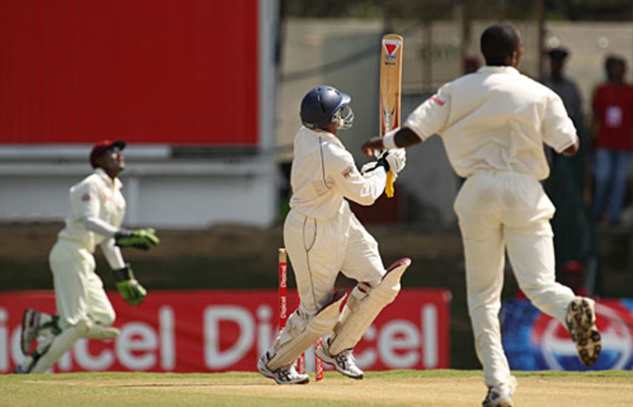 Tillakaratne Dilshan top edges a pull,  West Indies v Sri Lanka, 2nd Test, Trinidad, 2nd day, April 4, 2008 